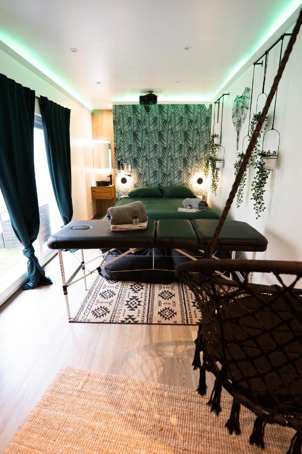 Capsule Thailande I Sauna I Balneo I Console I Jeux En Bois I Cinema I Cour Interieure Trith-Saint-Leger Kültér fotó