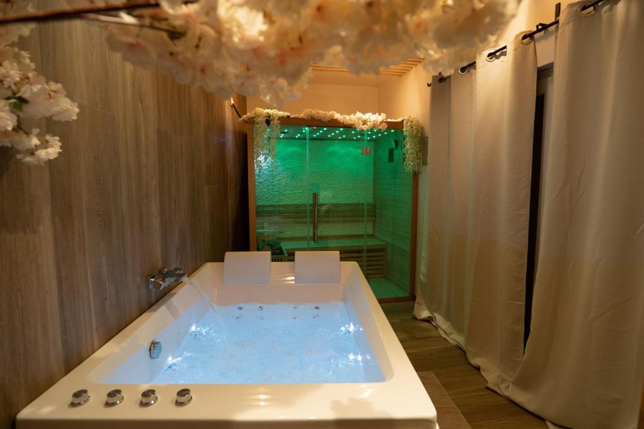 Capsule Thailande I Sauna I Balneo I Console I Jeux En Bois I Cinema I Cour Interieure Trith-Saint-Leger Kültér fotó